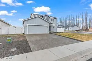 311 N Aspen St, Tieton, WA 98947 - Image #2