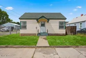220 Custer Ave, Yakima, WA 98902