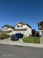 4235 Nola Loop Rd #B, Yakima, WA 98901