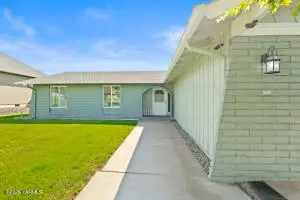 651 S 83rd Ave, Yakima, WA 98908