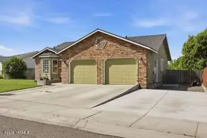 4960 Pear Butte Dr, Yakima, WA 98901 - #3