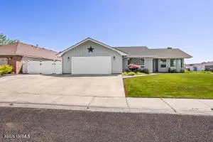 805 S 57th Ave, Yakima, WA 98908 - #2
