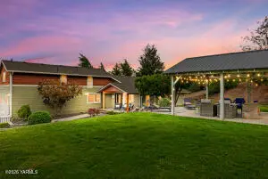 2121 Pleasant Hill Rd, Selah, WA 98942