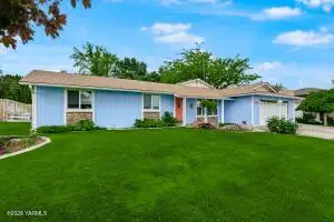 11806 Bristol Ct, Yakima, WA 98908 - #1