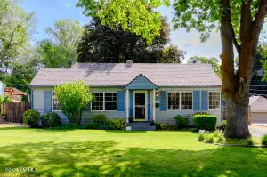 911 S 26th Ave, Yakima, WA 98902