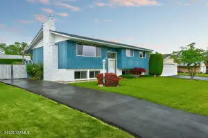 1208 S 28th Ave, Yakima, WA 98902