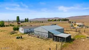 12076 Mieras Rd, Moxee, WA 98936 - #3