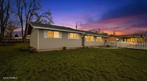 82 W Brathovde Ave, Selah, WA 98942 - Image #2