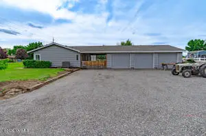 40 Emerald Acres Dr, Selah, WA 98942 - #2