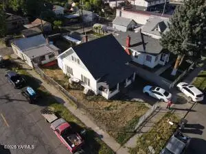 15 S Beech St, Toppenish, WA 98948