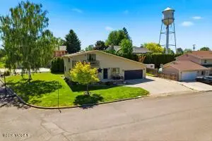 605 Glenwood Dr, Zillah, WA 98953