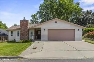 305 N 37th Ave, Yakima, WA 98902