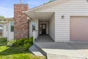 305 N 37th Ave, Yakima, WA 98902 - #2
