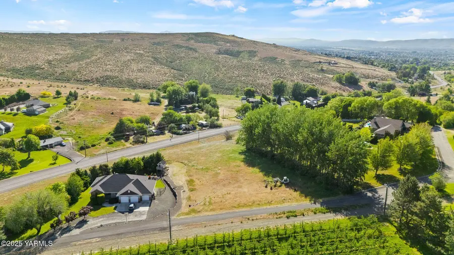 11471 Marble Ln, Yakima, WA 98908 - #3