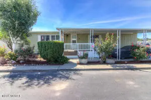 325 S 5th St #35, Sunnyside, WA 98944