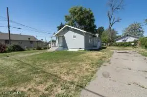 10 S 10th St, Yakima, WA 98901 - #3