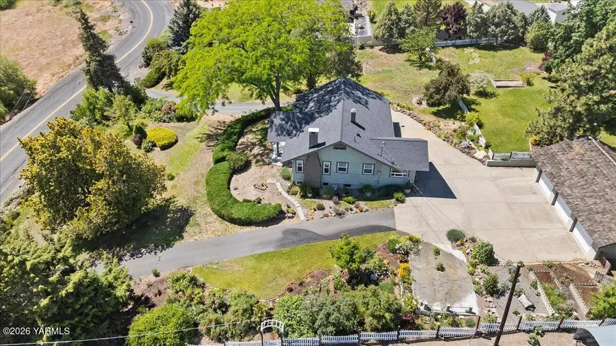 4309 Hillcrest Dr, Yakima, WA 98901 - #2