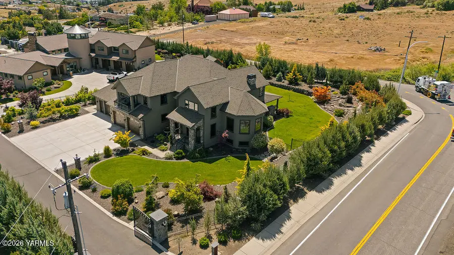 7904 Scenic Dr, Yakima, WA 98908 - #3