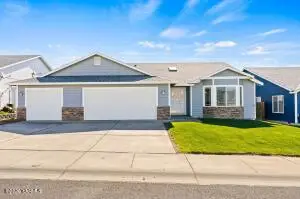 505 N Iler St, Moxee, WA 98936 - #1