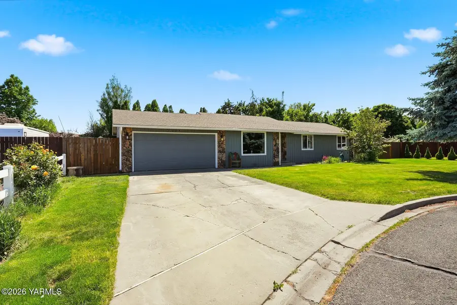 7008 W Pierce Ct, Yakima, WA 98908 - #2