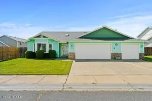 116 S Glacier St, Moxee, WA 98936 - #2