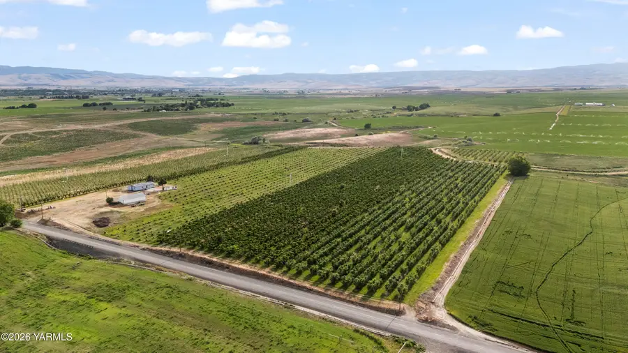 1410 Stephenson Rd, Wapato, WA 98951 - #2