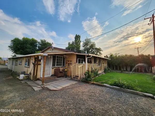 36 E 3rd Ave, Toppenish, WA 98948