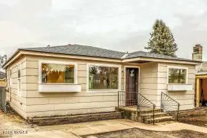 510 N Date St, Toppenish, WA 98948 - #3