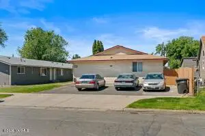 722 N 3rd Ave, Yakima, WA 98902
