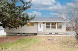216 N 65th Pl, Yakima, WA 98908 - #1