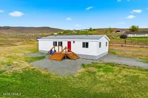 671 Hull Rd, Selah, WA 98942 - #1