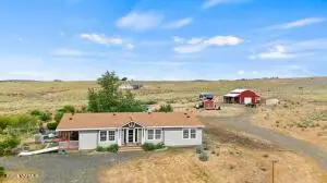 410 Wenas View Dr, Selah, WA 98942 - #2