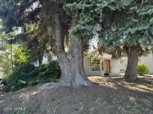 313 N 27th Ave, Yakima, WA 98902 - #3