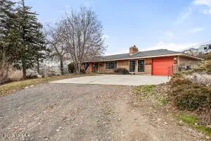 880 Lancaster Rd, Selah, WA 98942 - #1