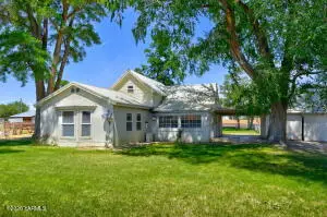 5271 N Wenas Rd, Selah, WA 98942