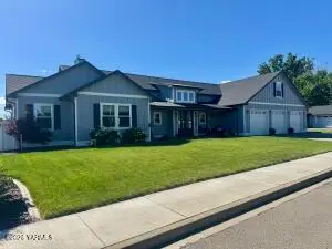 2102 S 96th Ave, Yakima, WA 98903