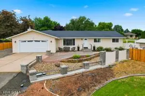 606 S 119th Ave, Yakima, WA 98908 - #1