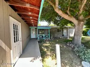 3701 Gun Club Rd #34, Yakima, WA 98901