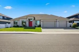 2106 S 74th Ave, Yakima, WA 98903 - #1