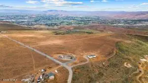371 Woodward West Rd, Yakima, WA 98901 - #1