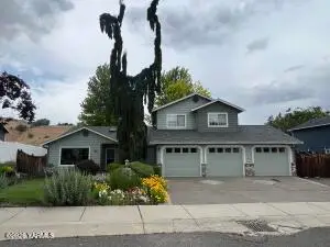1603 W Orchard Ave, Selah, WA 98942