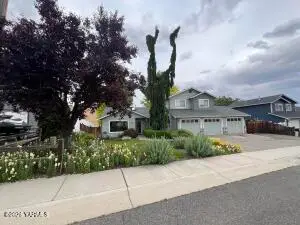 1603 W Orchard Ave, Selah, WA 98942 - #2