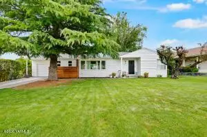 219 N 26th Ave, Yakima, WA 98902