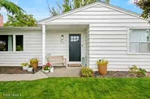 219 N 26th Ave, Yakima, WA 98902 - #2