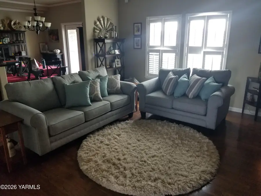 8002 Vialago Pky, Zillah, WA 98953 - #3
