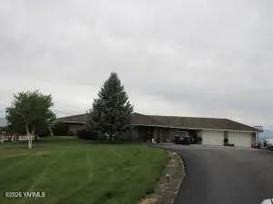 510 Warrior Rd, Yakima, WA 98901