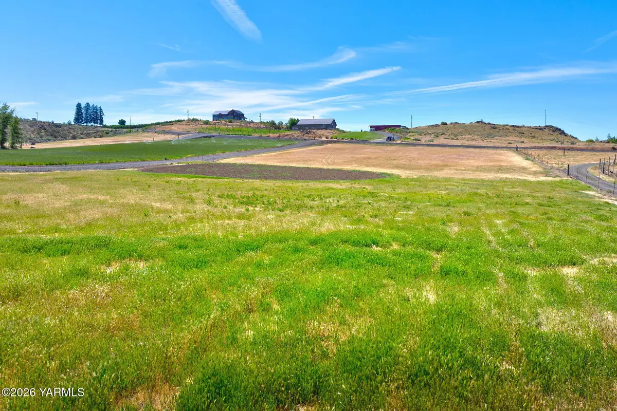 601 Thompson Rd, Cowiche, WA 98923 - #1