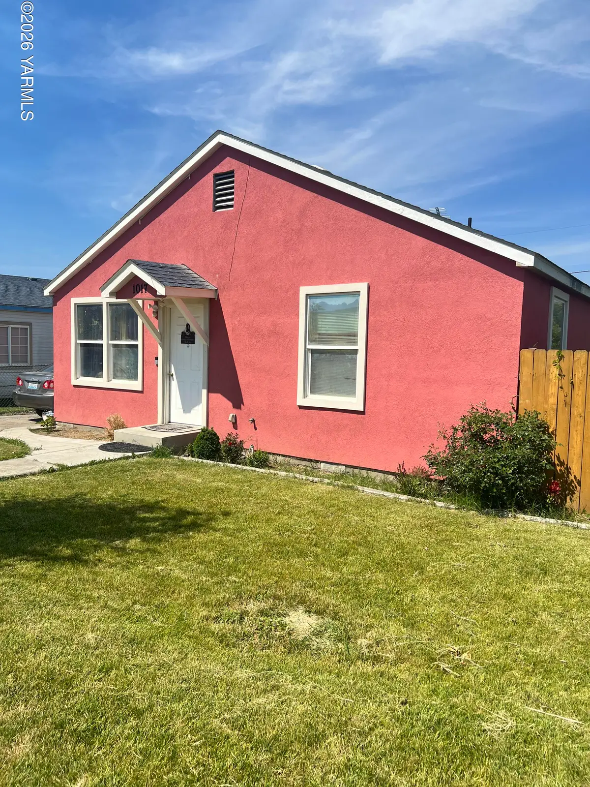 1017 S 10th, Sunnyside, WA 98944 - #1