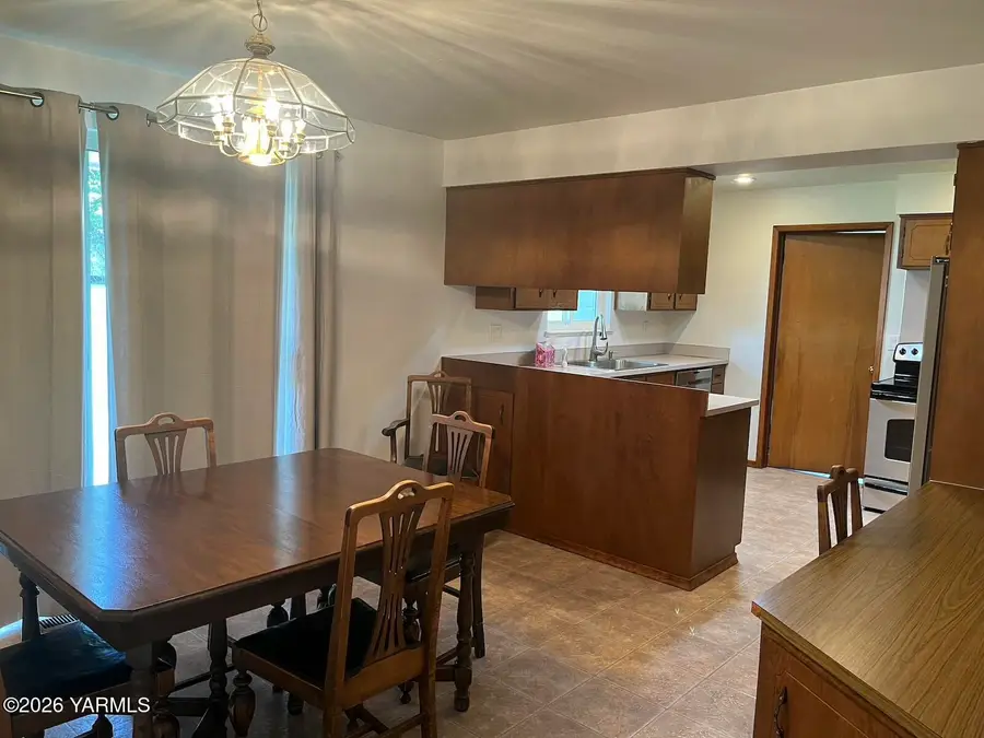 6101 W Yakima Ave, Yakima, WA 98908 - #3