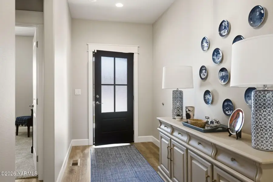 8809 Kail Dr, Yakima, WA 98908 - #2